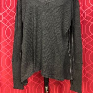 TRUNK LTD Women's Heather Grey V-Neck